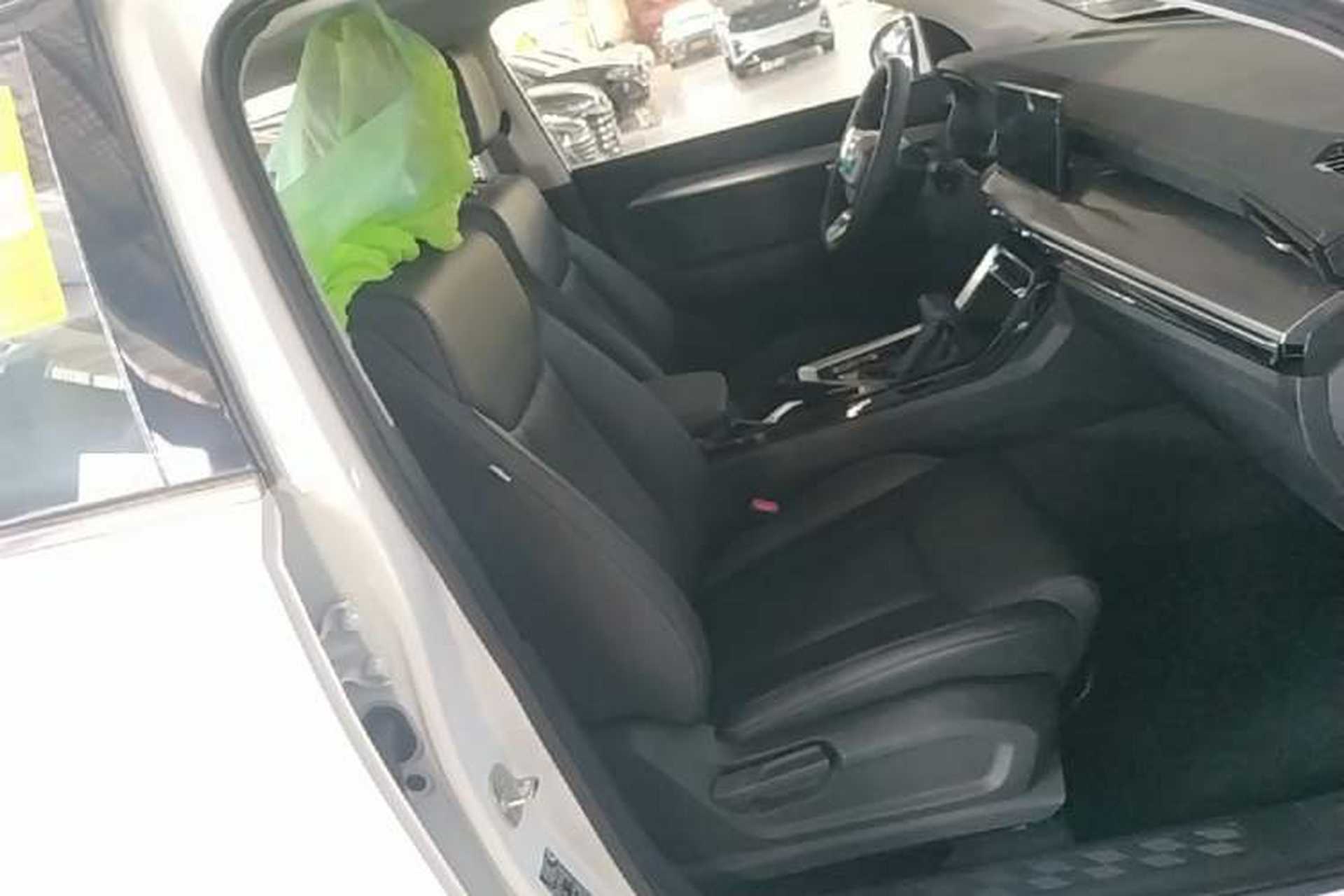 Used Wuling Asta 2021 1.5T CVT Starlight Edition Right Front Seat