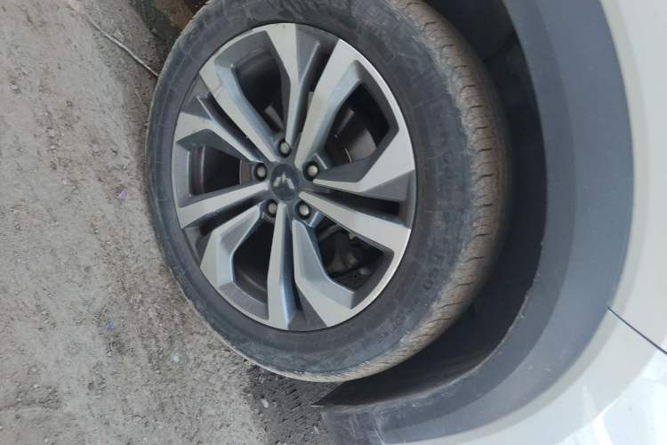 Used Wuling Asta 2021 1.5T CVT Starlight Edition Right Front Wheel Hub