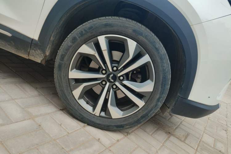Used Wuling Asta 2021 1.5T CVT Starlight Edition Right Front Wheel Hub