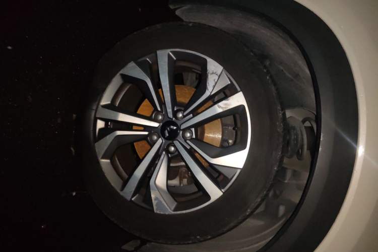 Used Wuling Asta 2021 1.5T CVT Star-Yao Edition Right Front Wheel Hub