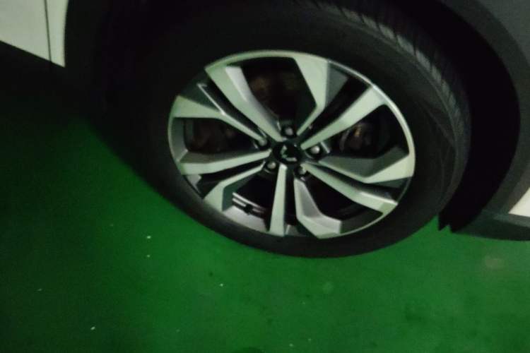 Used Wuling Asta 2021 1.5T CVT Starlight Edition Right Front Wheel Hub