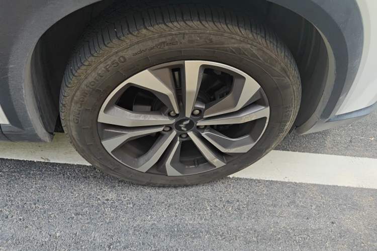 Used Wuling Asta 2021 1.5T CVT Star曜 Edition Right Front Wheel Hub