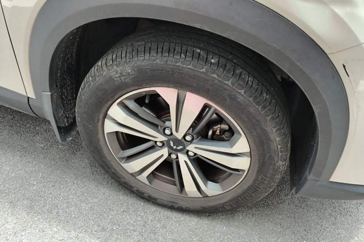 Used Wuling Asta 2021 1.5T Manual Star Edition Right Front Wheel Hub