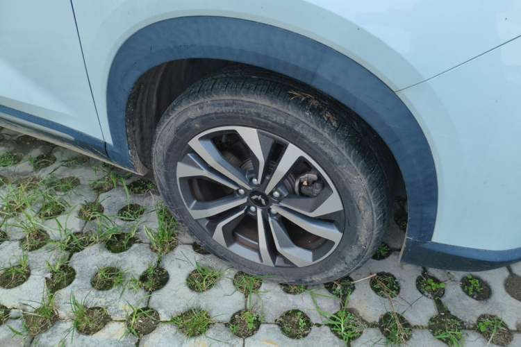 Used Wuling Asta 2021 1.5T CVT Starlight Edition Right Front Wheel Hub