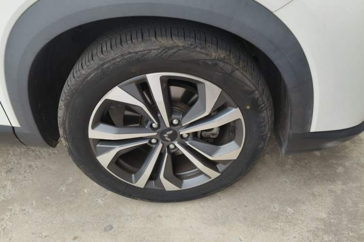 Used Wuling Asta 2021 1.5T CVT Starlight Edition Right Front Wheel Hub