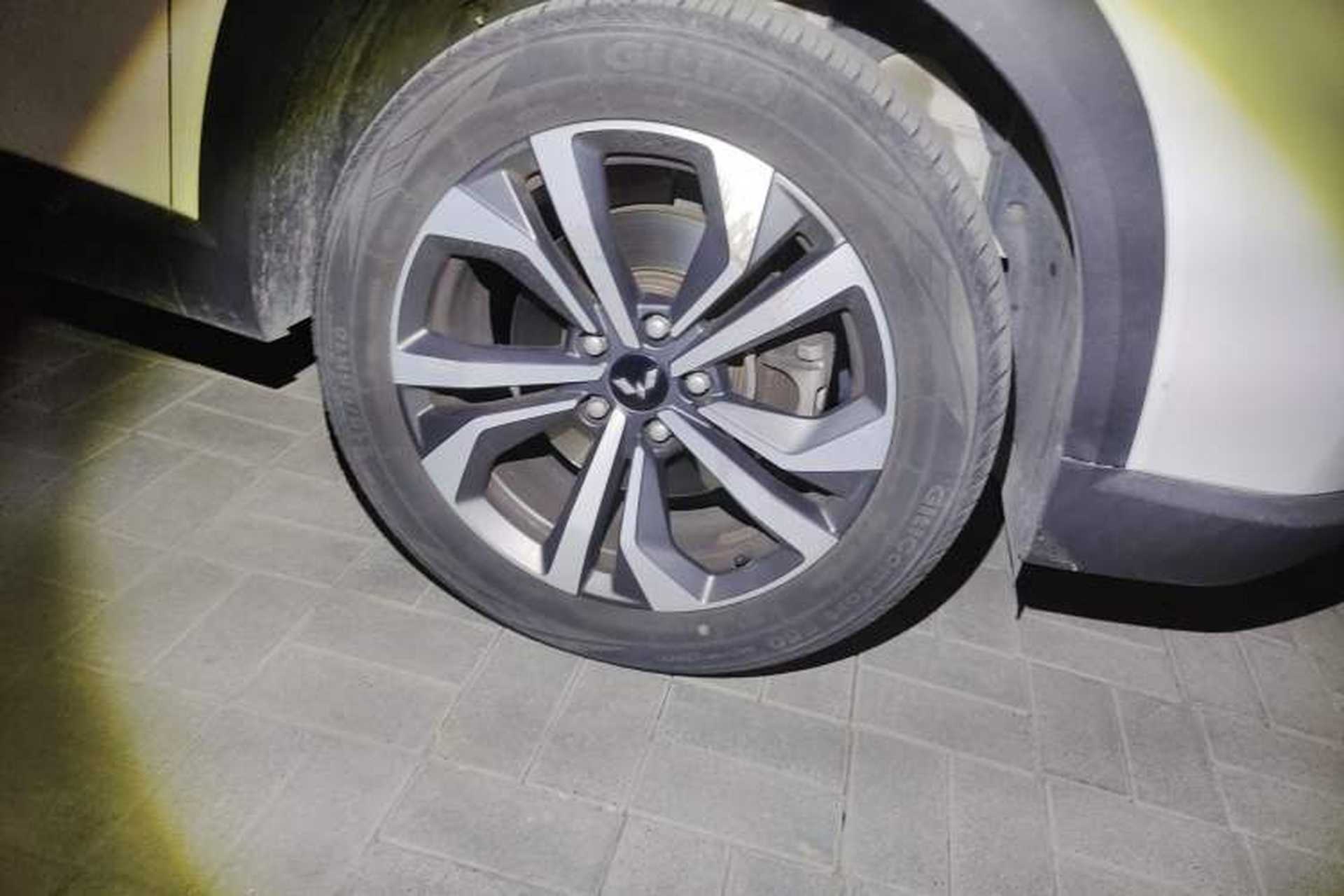 Used Wuling Asta 2021 1.5T CVT Starlight Edition Right Front Wheel Hub