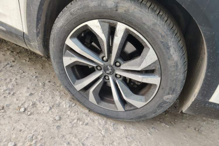 Used Wuling Asta 2021 1.5T CVT Star曜 Edition Right Front Wheel Hub