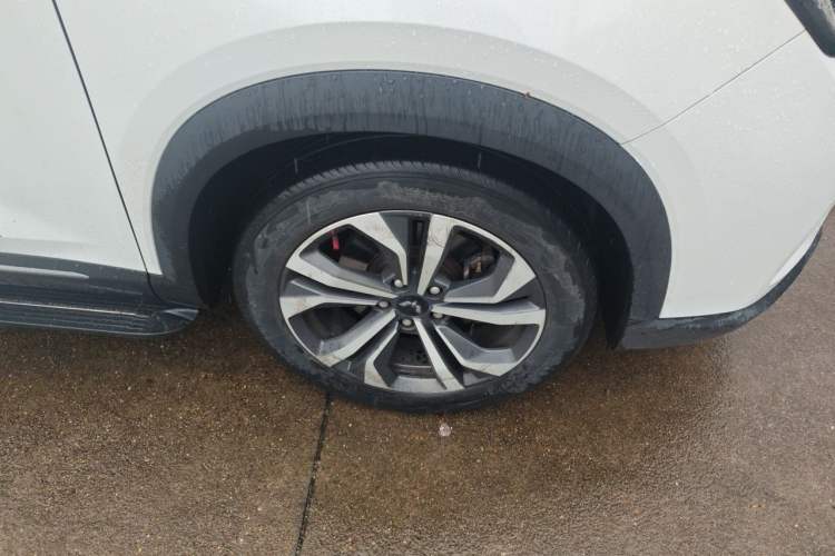 Used Wuling Asta 2021 1.5T CVT Starlight Edition Right Front Wheel Hub