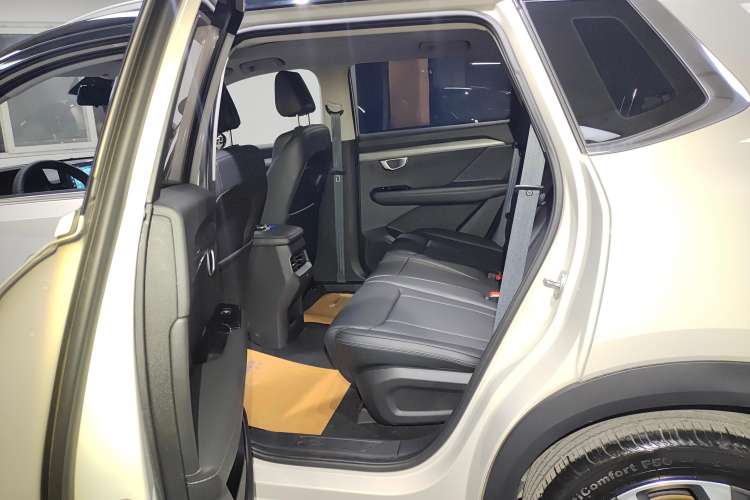 Used Wuling Asta 2021 1.5T CVT Star曜 Edition Right Rear Seat