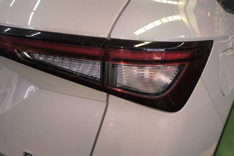 Used Wuling Asta 2021 1.5T CVT Star曜 Edition Right Rear Taillight