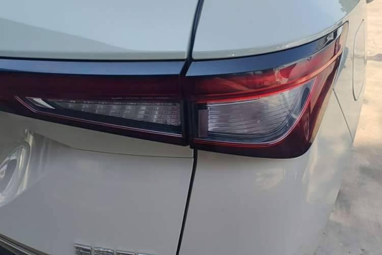 Used Wuling Asta 2021 1.5T CVT Star曜 Edition Right Rear Taillight