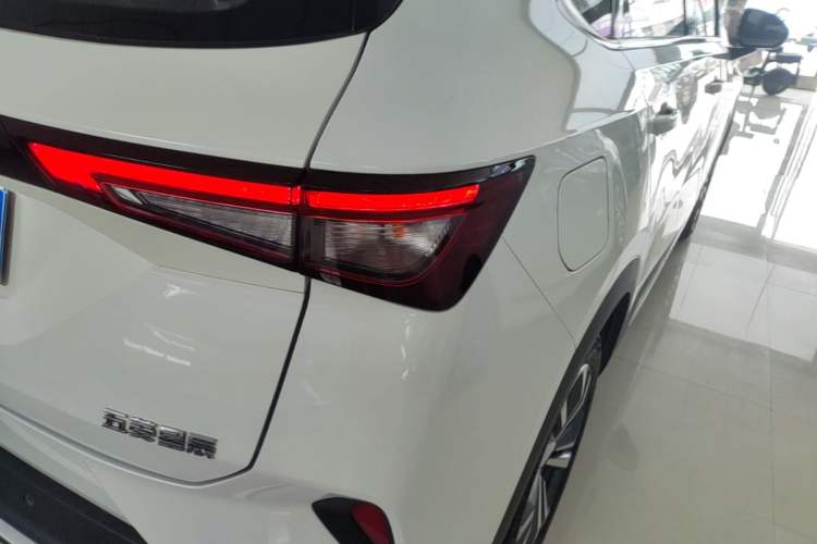 Used Wuling Asta 2021 1.5T CVT Starlight Edition Right Rear Taillight