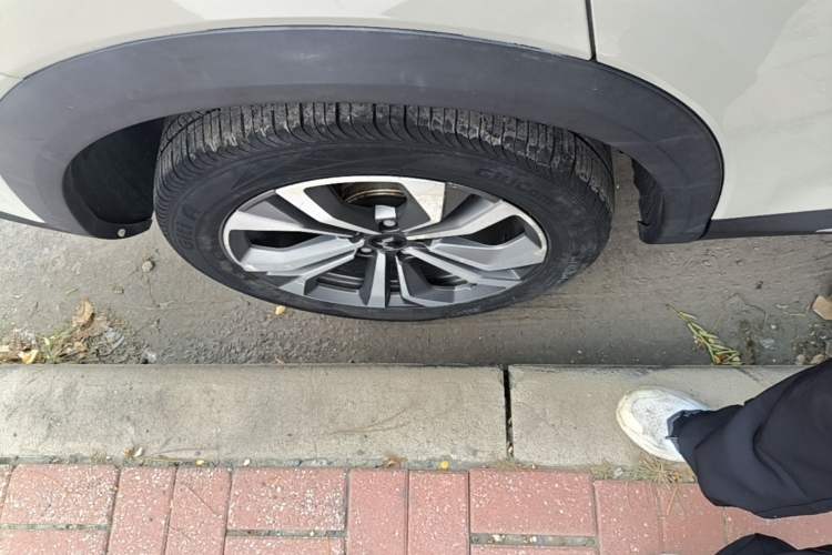 Used Wuling Asta 2021 1.5T CVT Starlight Edition Right Rear Wheel Hub