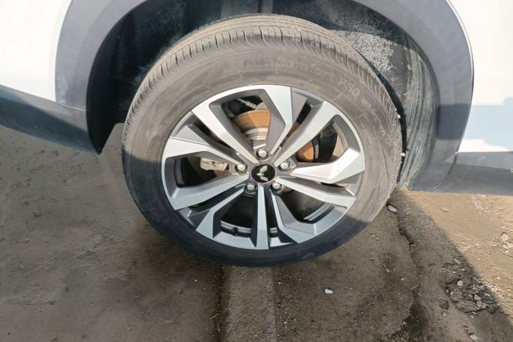 Used Wuling Asta 2021 1.5T CVT Starlight Edition Right Rear Wheel Hub