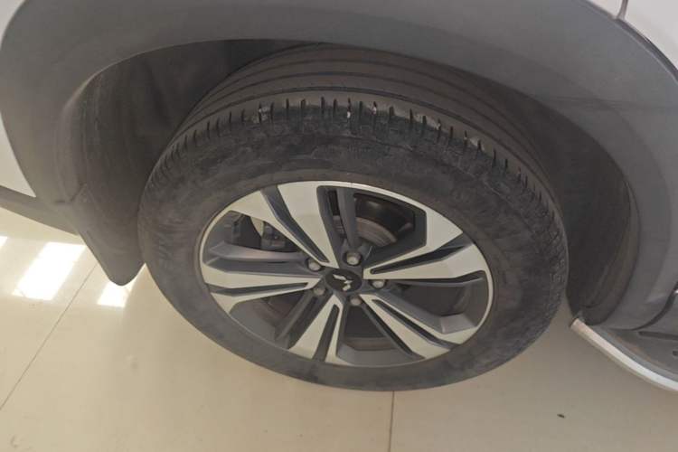 Used Wuling Asta 2021 1.5T Manual Starlight Edition Right Rear Wheel Hub