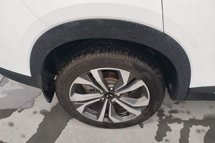 Used Wuling Asta 2021 1.5T CVT Starlight Edition Right Rear Wheel Hub