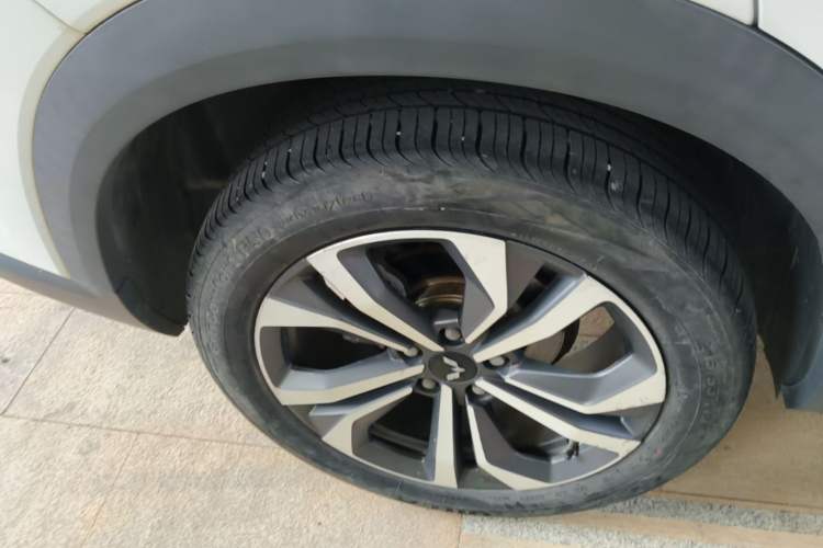 Used Wuling Asta 2021 1.5T CVT Star-Yao Edition Right Rear Wheel Hub