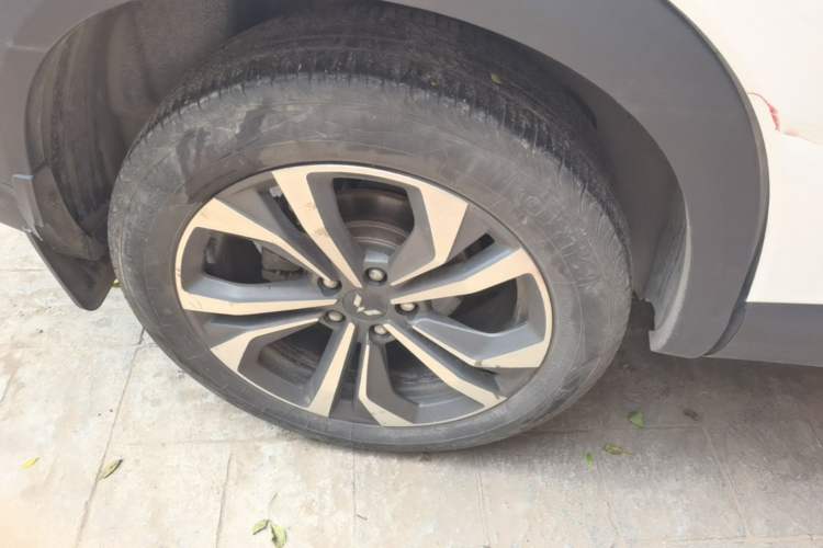 Used Wuling Asta 2021 1.5T CVT Starlight Edition Right Rear Wheel Hub