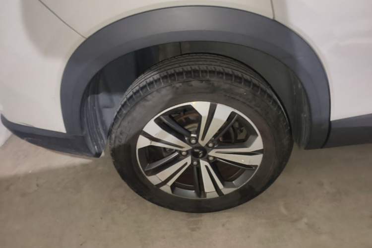 Used Wuling Asta 2021 1.5T Manual Starlight Edition Right Rear Wheel Hub