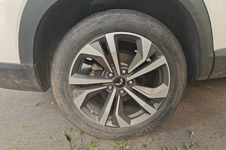 Used Wuling Asta 2021 1.5T CVT Starlight Edition Right Rear Wheel Hub