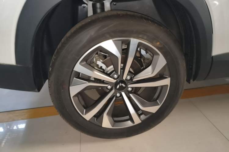 Used Wuling Asta 2021 1.5T CVT Starlight Edition Right Rear Wheel Hub