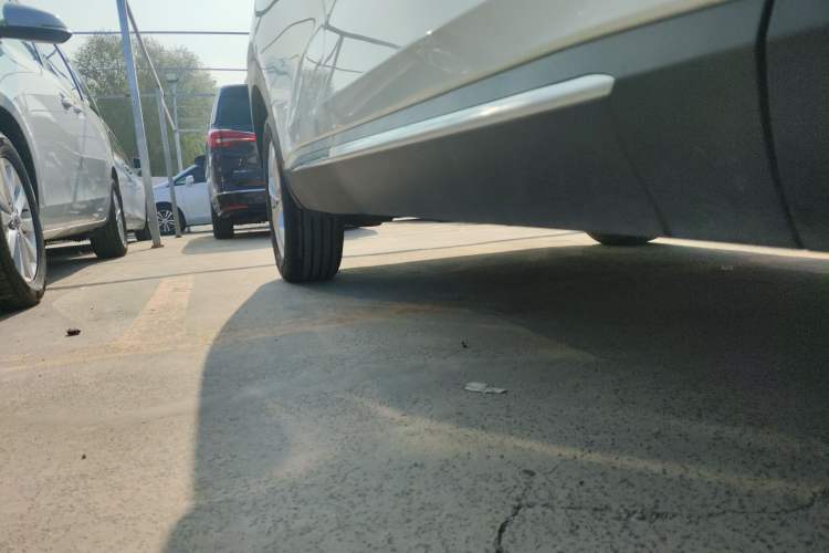 Used Wuling Asta 2021 1.5T Manual Xingyue Edition Right Side Sill
