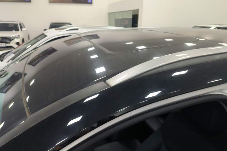 Used Wuling Asta 2021 1.5T CVT Starlight Edition Roof