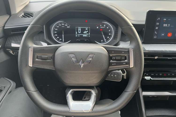 Used Wuling Asta 2021 1.5T Manual Xingyue Edition Steering Wheel
