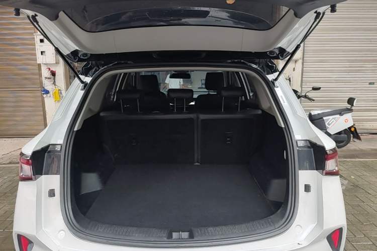 Used Wuling Asta 2021 1.5T CVT Star曜 Edition Trunk