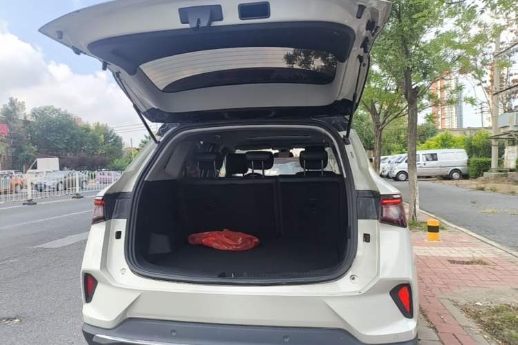 Used Wuling Asta 2021 1.5T CVT Starlight Edition Trunk