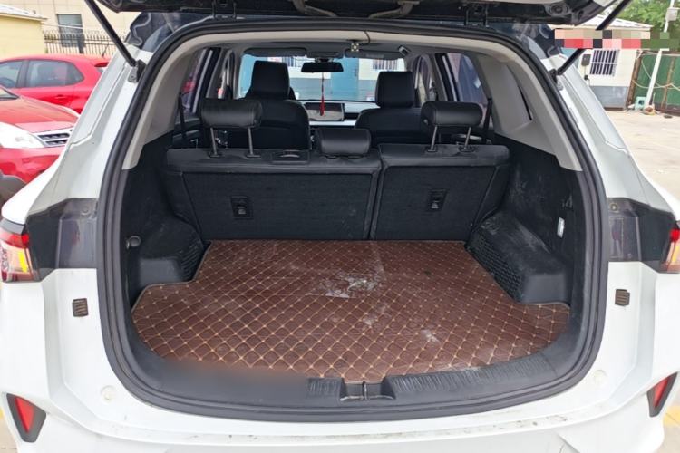 Used Wuling Asta 2021 1.5T CVT Starlight Edition Trunk