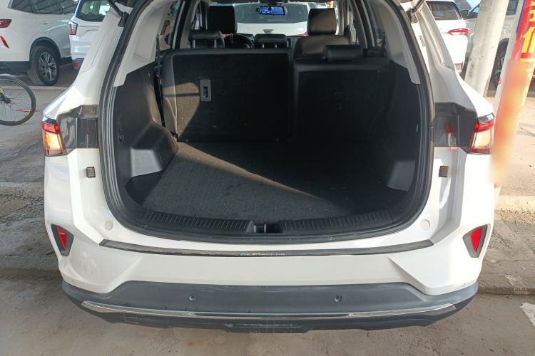 Used Wuling Asta 2021 1.5T CVT Starlight Edition Trunk