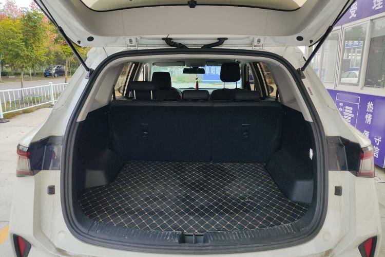 Used Wuling Asta 2021 1.5T Manual Xingyue Edition Trunk