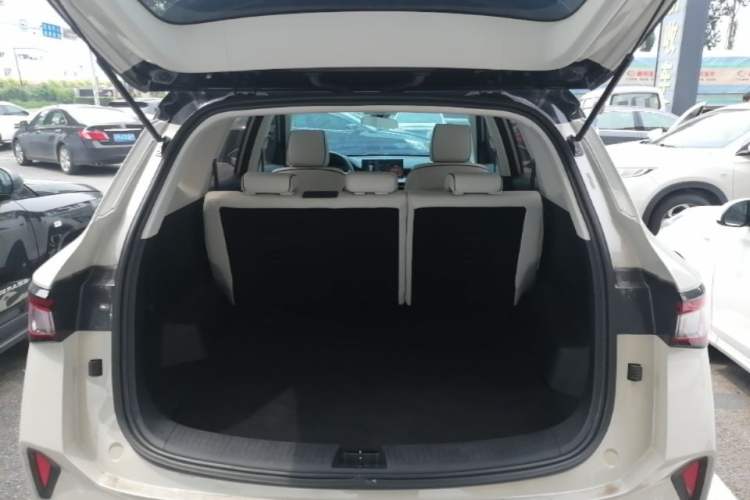 Used Wuling Asta 2021 1.5T CVT Star曜 Edition Trunk