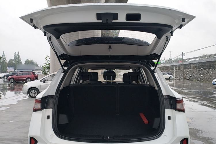 Used Wuling Asta 2021 1.5T CVT Starlight Edition Trunk