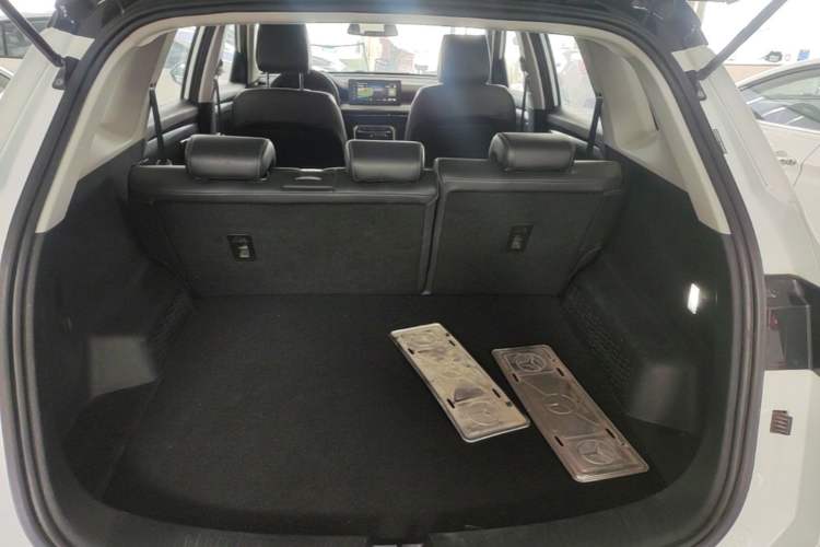 Used Wuling Asta 2021 1.5T CVT Starlight Edition Trunk