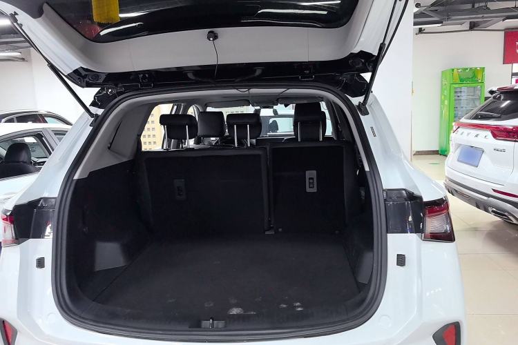 Used Wuling Asta 2021 1.5T CVT Starlight Edition Trunk