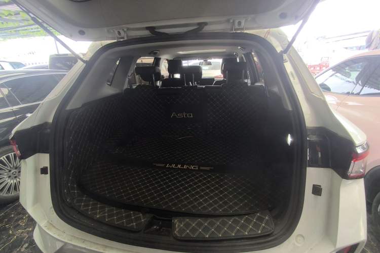Used Wuling Asta 2021 1.5T Manual Starlight Edition Trunk