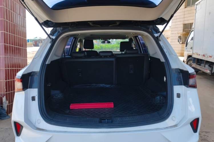 Used Wuling Asta 2021 1.5T CVT Starlight Edition Trunk