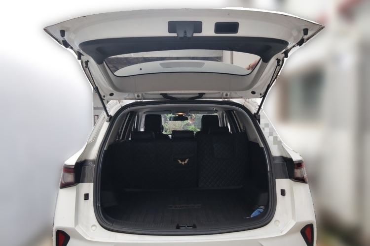 Used Wuling Asta 2021 1.5T Manual Xingyue Edition Trunk