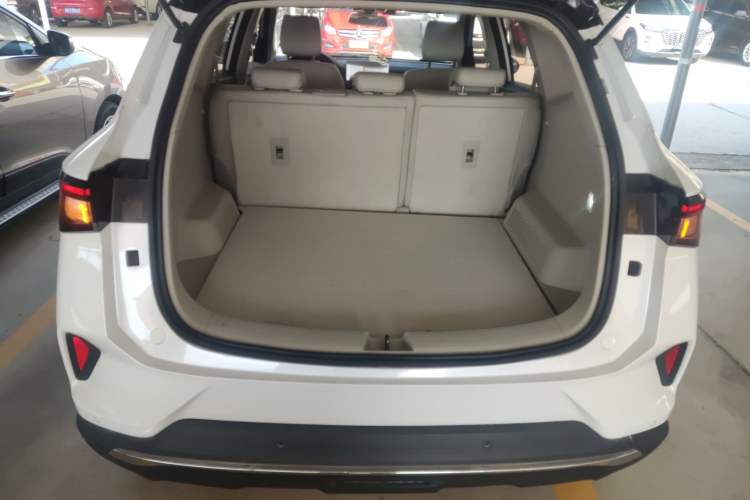Used Wuling Asta 2021 1.5T CVT Star曜 Edition Trunk