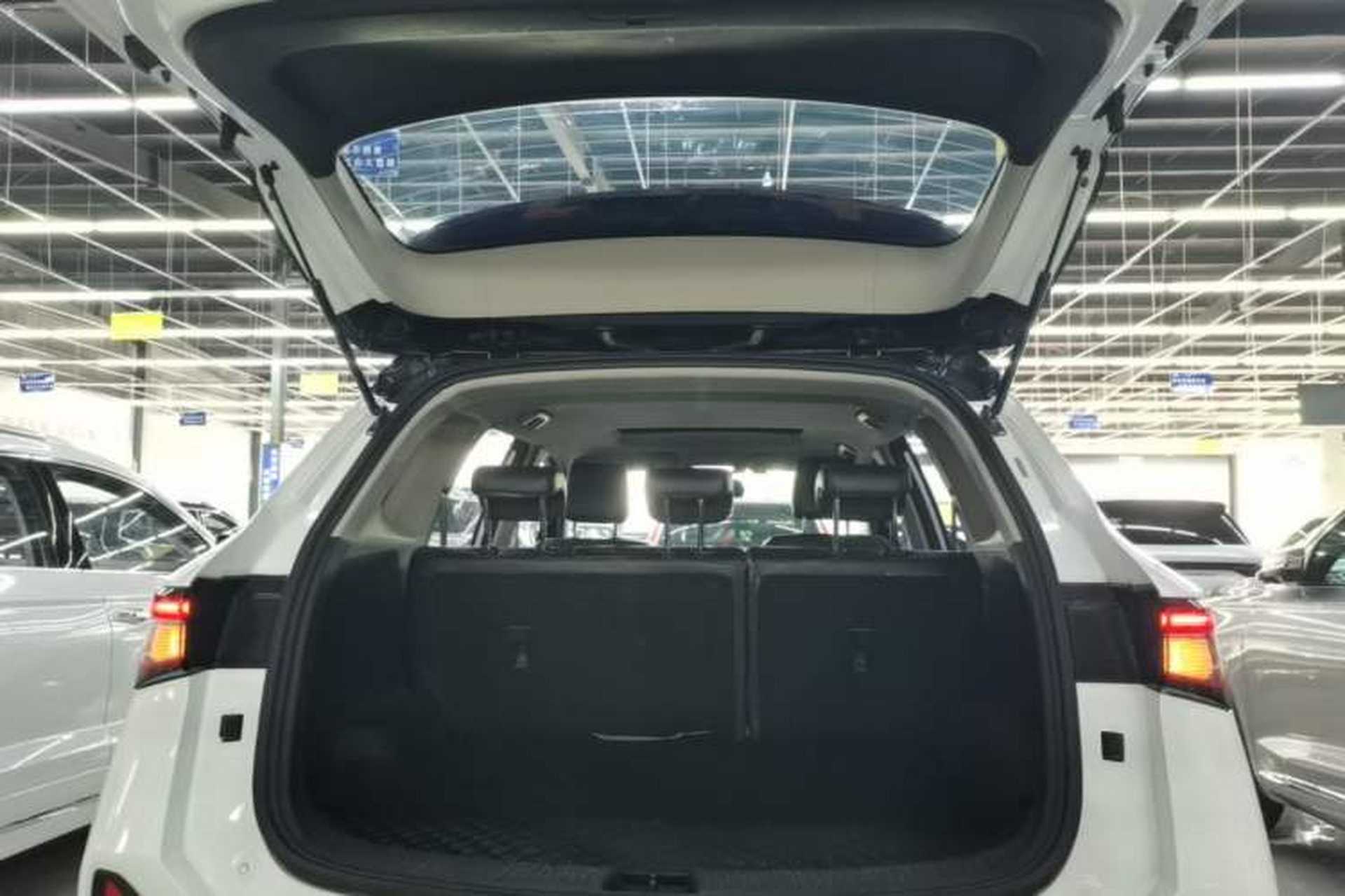 Used Wuling Asta 2021 1.5T CVT Starlight Edition Trunk