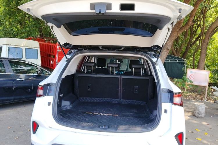 Used Wuling Asta 2021 1.5T CVT Starlight Edition Trunk