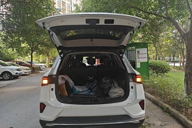 Used Wuling Asta 2021 1.5T CVT Starlight Edition Trunk