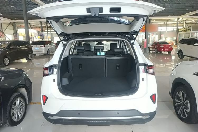 Used Wuling Asta 2021 1.5T CVT Starlight Edition Trunk
