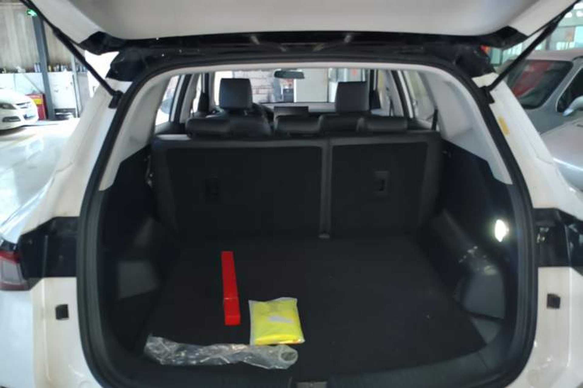 Used Wuling Asta 2021 1.5T CVT Starlight Edition Trunk