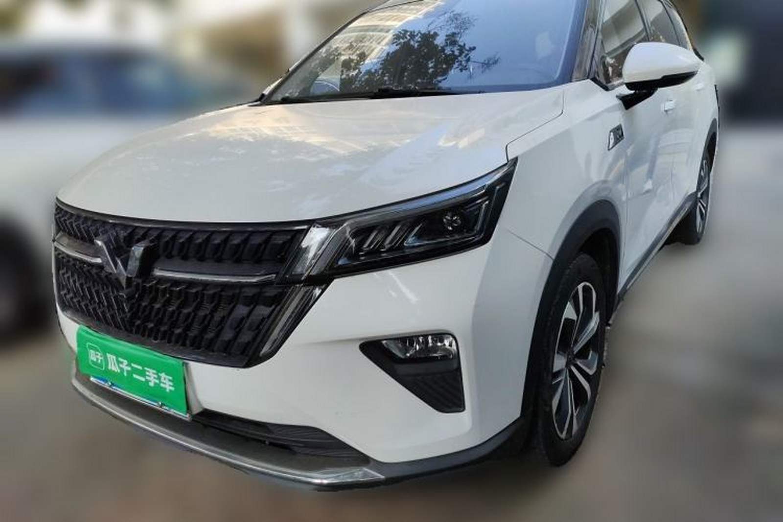 Фото Wuling с площадки