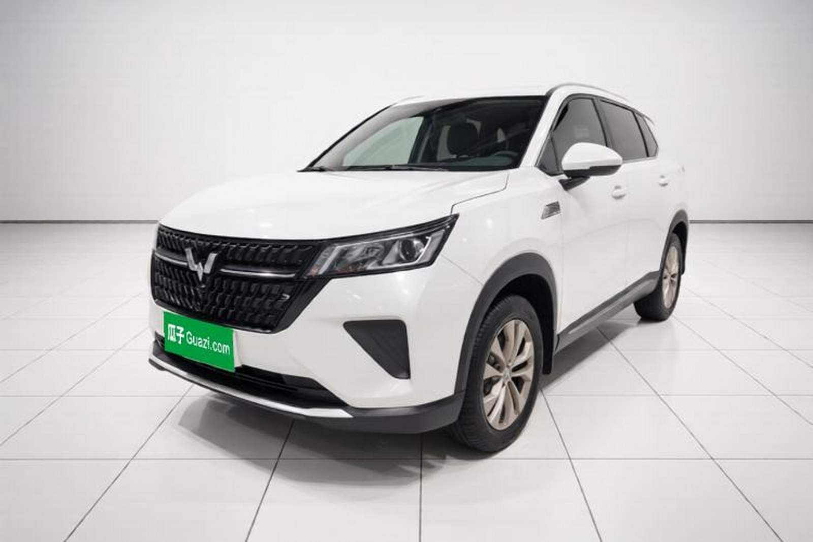 Фото Wuling с площадки