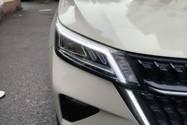 Used Wuling Asta 2021 1.5T CVT Starlight Edition Right Front Headlight