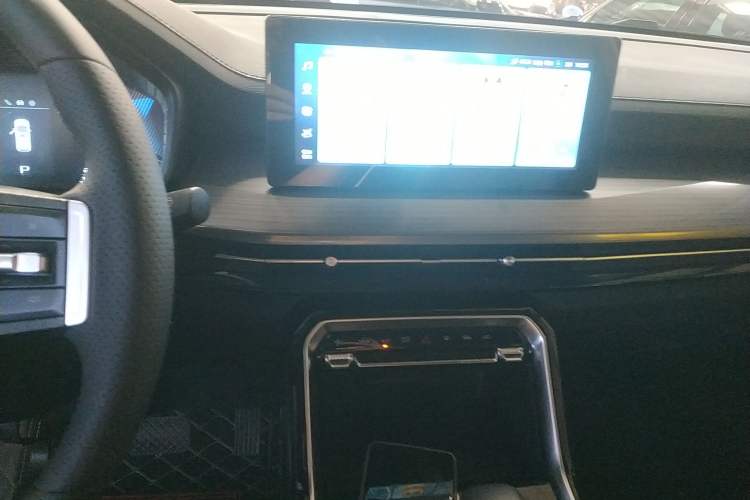 Used Wuling Asta 2022 2.0L DHT Electric-Speed Version Audio And AC Panel